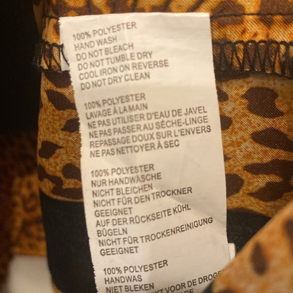 Boohoo Blouse Button Front Long Sleeves Tiger With Animal Print Size 18 - Picture 6 of 7